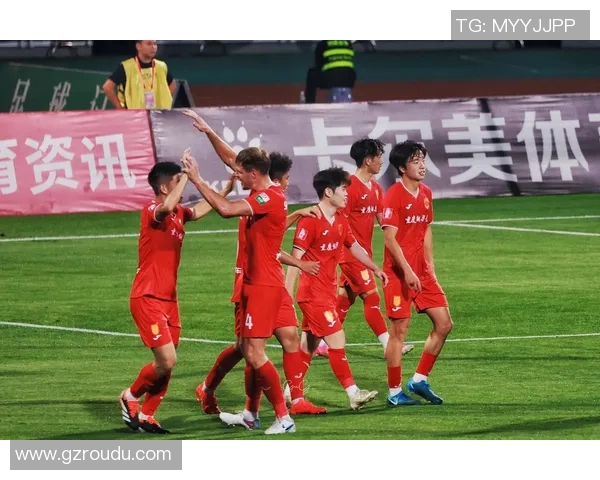 广州足球队与重庆足球队实力对比赛后分析与总结 广州足球队与重庆足球队实力对比赛后分析与总结