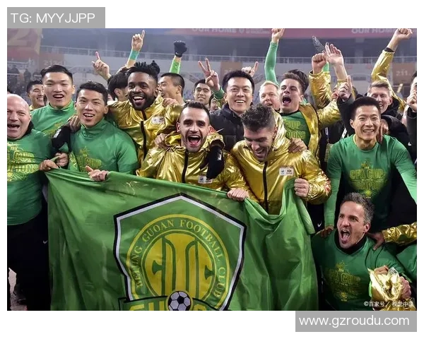 昔日足球明星风采照回顾展现他们的青春魅力与帅气瞬间 昔日足球明星风采照回顾展现他们的青春魅力与帅气瞬间